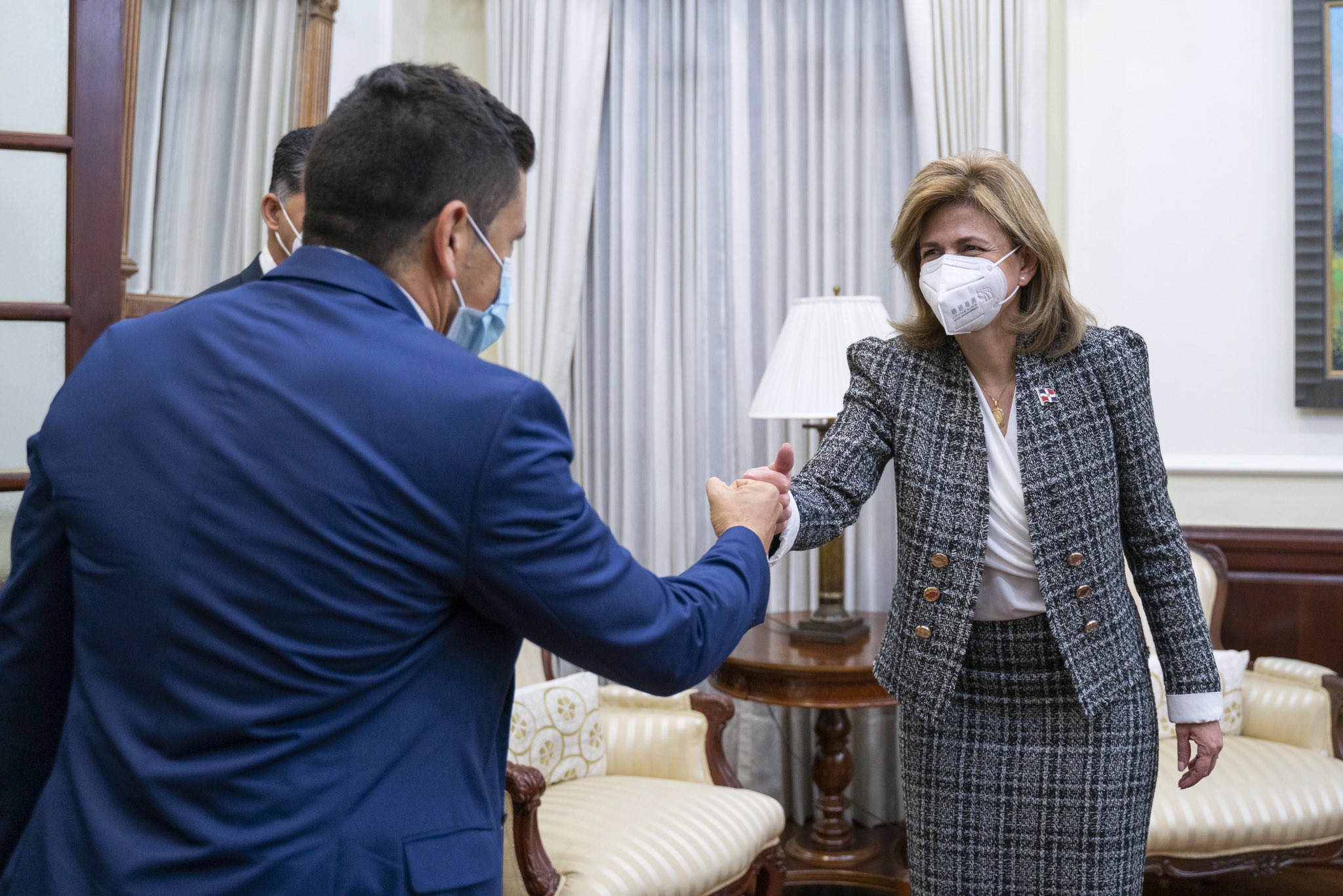 Encuentro entre Jiovany Orozco Parra y la vicepresidenta de República Dominicana Raquel Peña